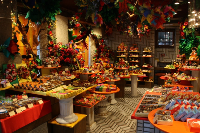 vente-CLANS-min_candy_store_chocolate_shop_chocolate_switzerland-393515